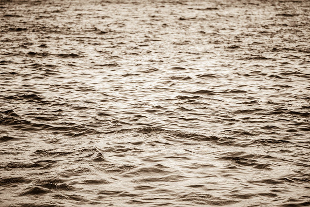 La Habana Waves by Geraint Rowland