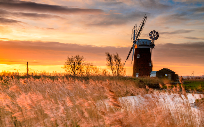 Norfolk Broads Windmill by Steve Docwra